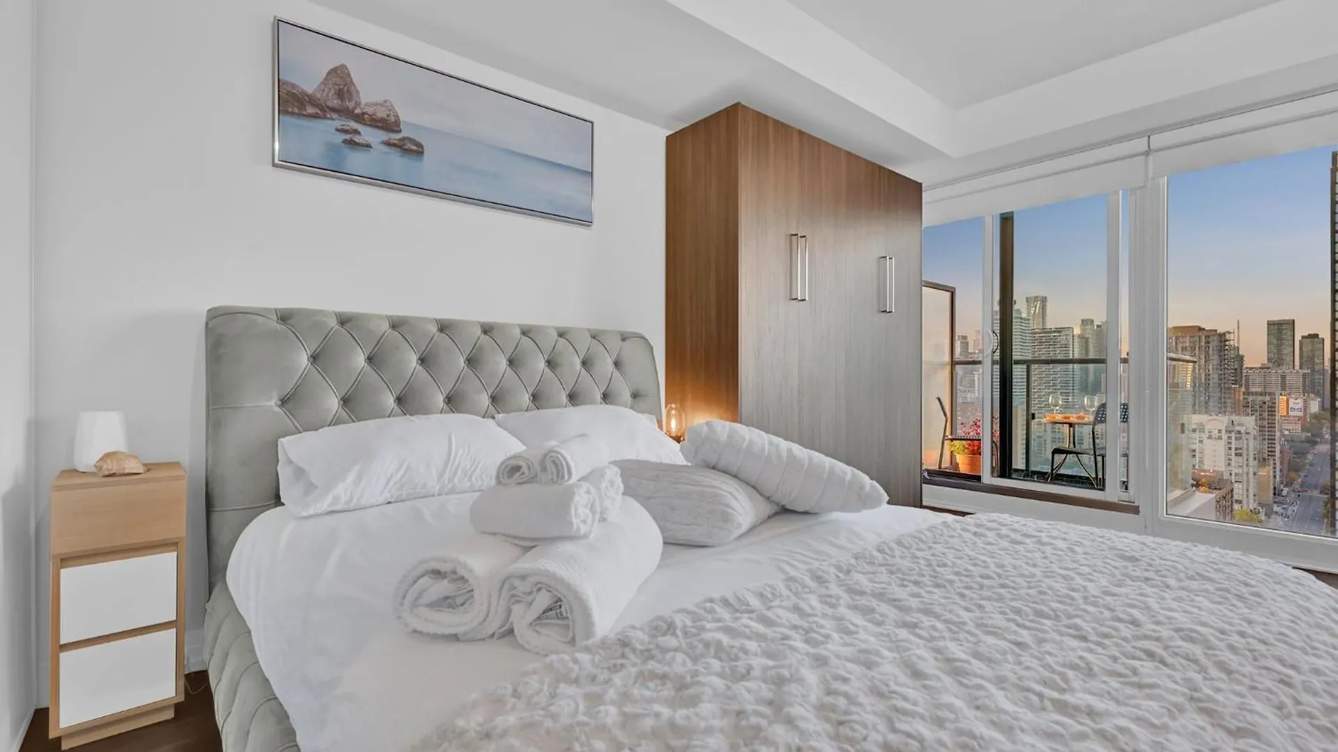 29Th Floor Deluxe, Best View Of Downtown Toronto Apartment