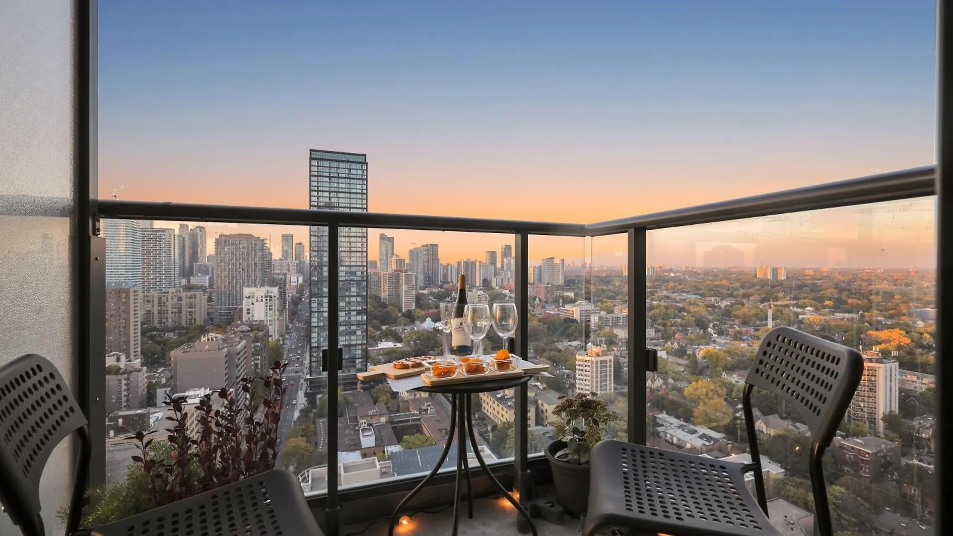 29Th Floor Deluxe, Best View Of Downtown Toronto 0*,